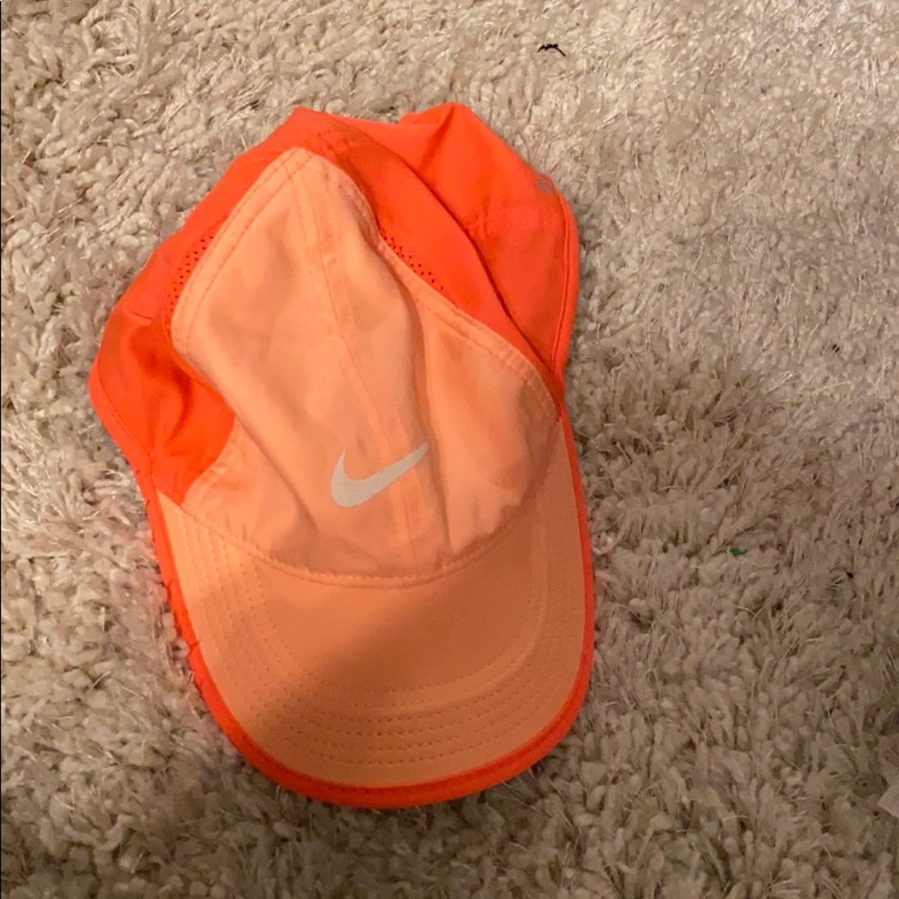 Never worn women’s athletics Nike Hat